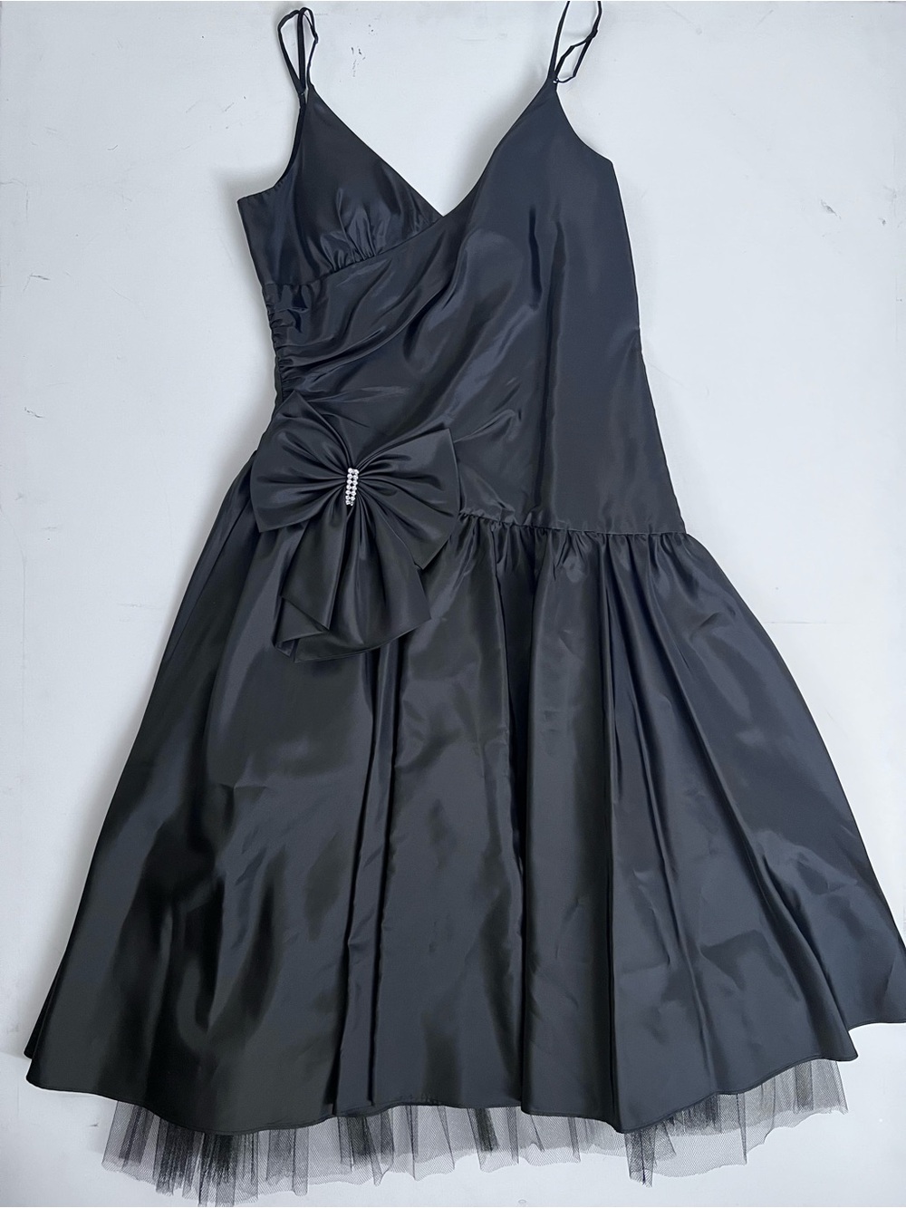 BCBG Paris Black Cocktail Dress Tulle
Underskirt /Bow w/Rhinestone SZ 8
Formal - Picture 8 of 15